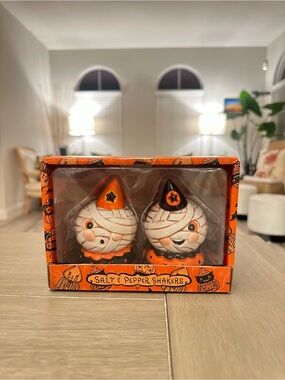 Halloween Mummy Salt & Pepper Shaker Set - Orange and White
